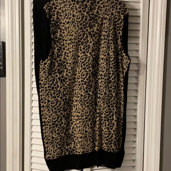 Cheetah sweater - Picture 2 of 2